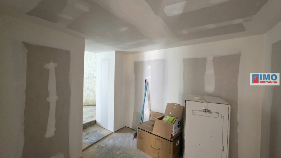 Moradia T2 para Venda em Escalos de Cima e Lousa Foto 4