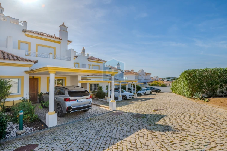 Moradia T2 para Venda em Albufeira e Olhos de Água Foto 40