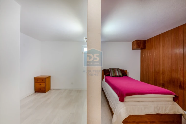 Moradia T2 para Venda em Albufeira e Olhos de Água Foto 36