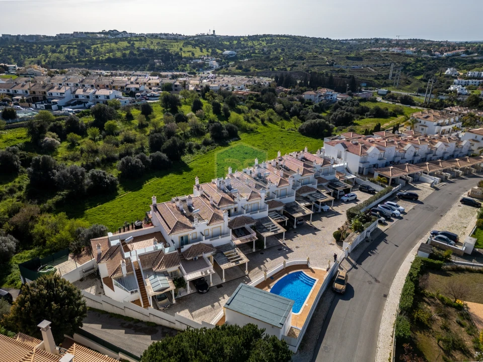 Moradia T2 para Venda em Albufeira e Olhos de Água Foto 28