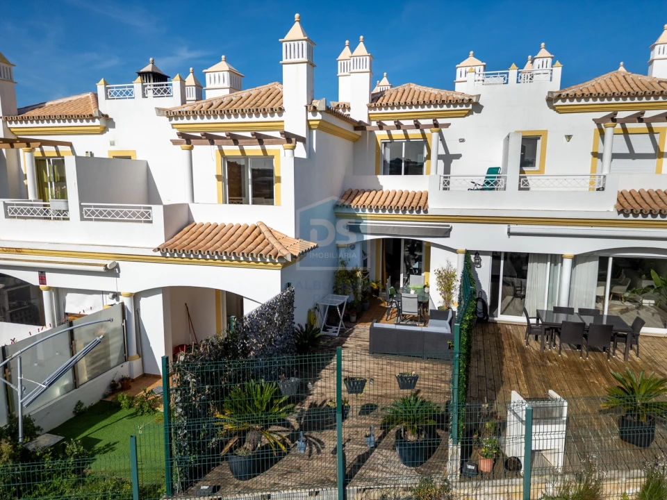 Moradia T2 para Venda em Albufeira e Olhos de Água Foto 1
