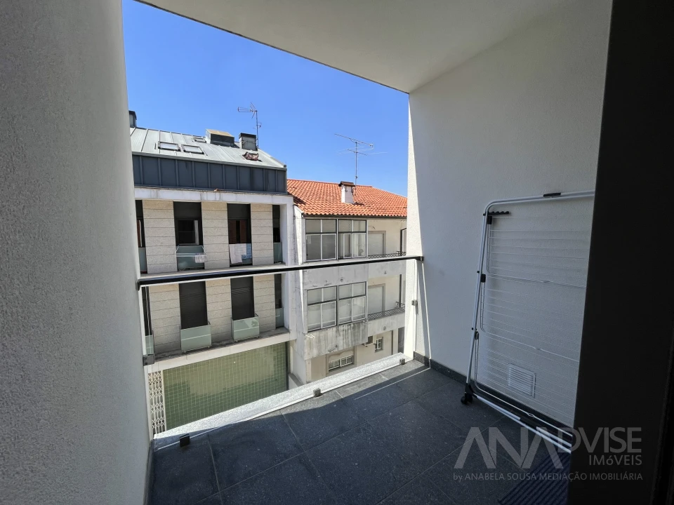 Apartamento T2 para Arrendamento em Viseu Foto 24