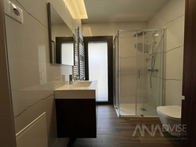 Apartamento T2 para Arrendamento em Viseu Foto 25