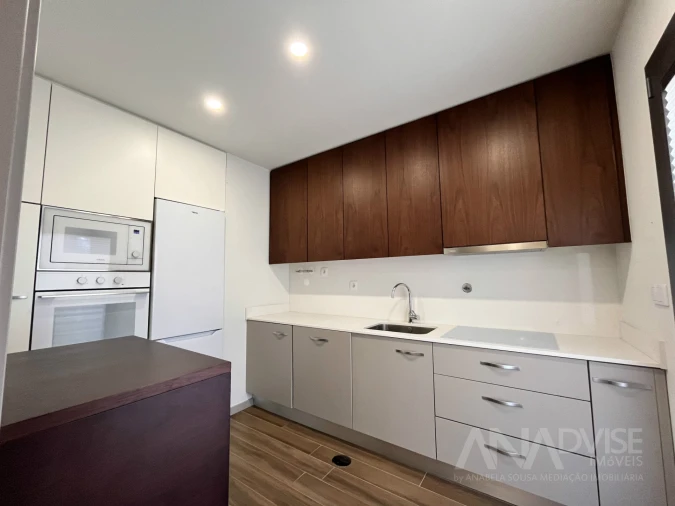 Apartamento T2 para Arrendamento em Viseu Foto 9