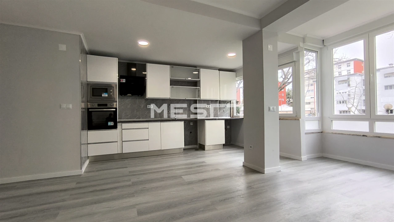 Apartamento T2 para Venda em Oeiras e São Julião da Barra, Paço de Arcos e Caxias Foto 1