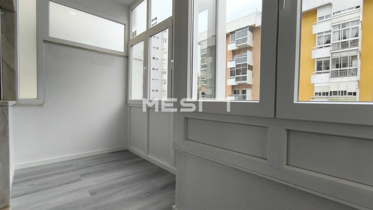 Apartamento T2 para Venda em Oeiras e São Julião da Barra, Paço de Arcos e Caxias Foto 14