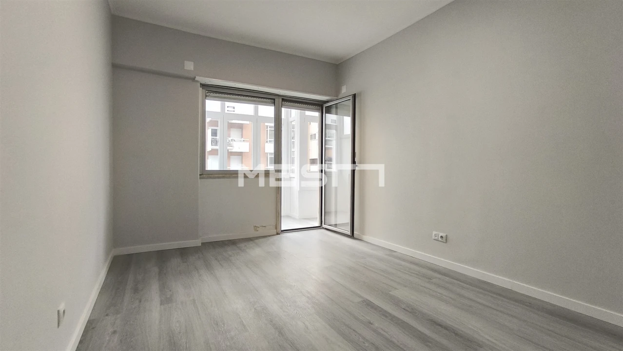 Apartamento T2 para Venda em Oeiras e São Julião da Barra, Paço de Arcos e Caxias Foto 17