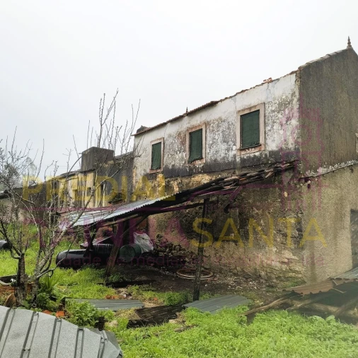 Moradia T2 para Venda em Gondemaria e Olival