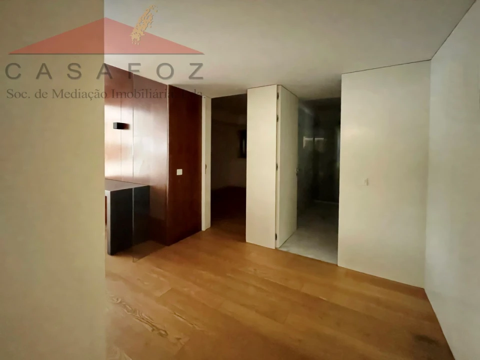 Apartamento T1 para Arrendamento em Aldoar, Foz do Douro e Nevogilde Foto 7