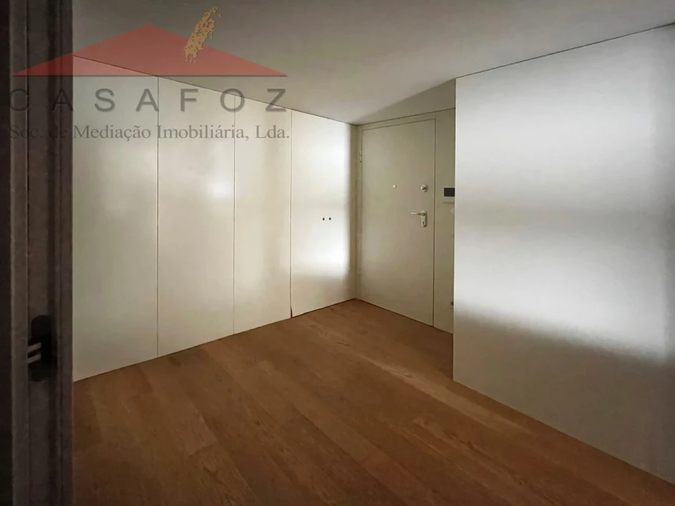 Apartamento T1 para Arrendamento em Aldoar, Foz do Douro e Nevogilde Foto 9