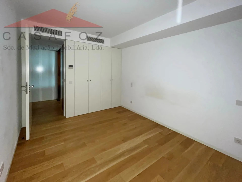 Apartamento T1 para Arrendamento em Aldoar, Foz do Douro e Nevogilde Foto 11