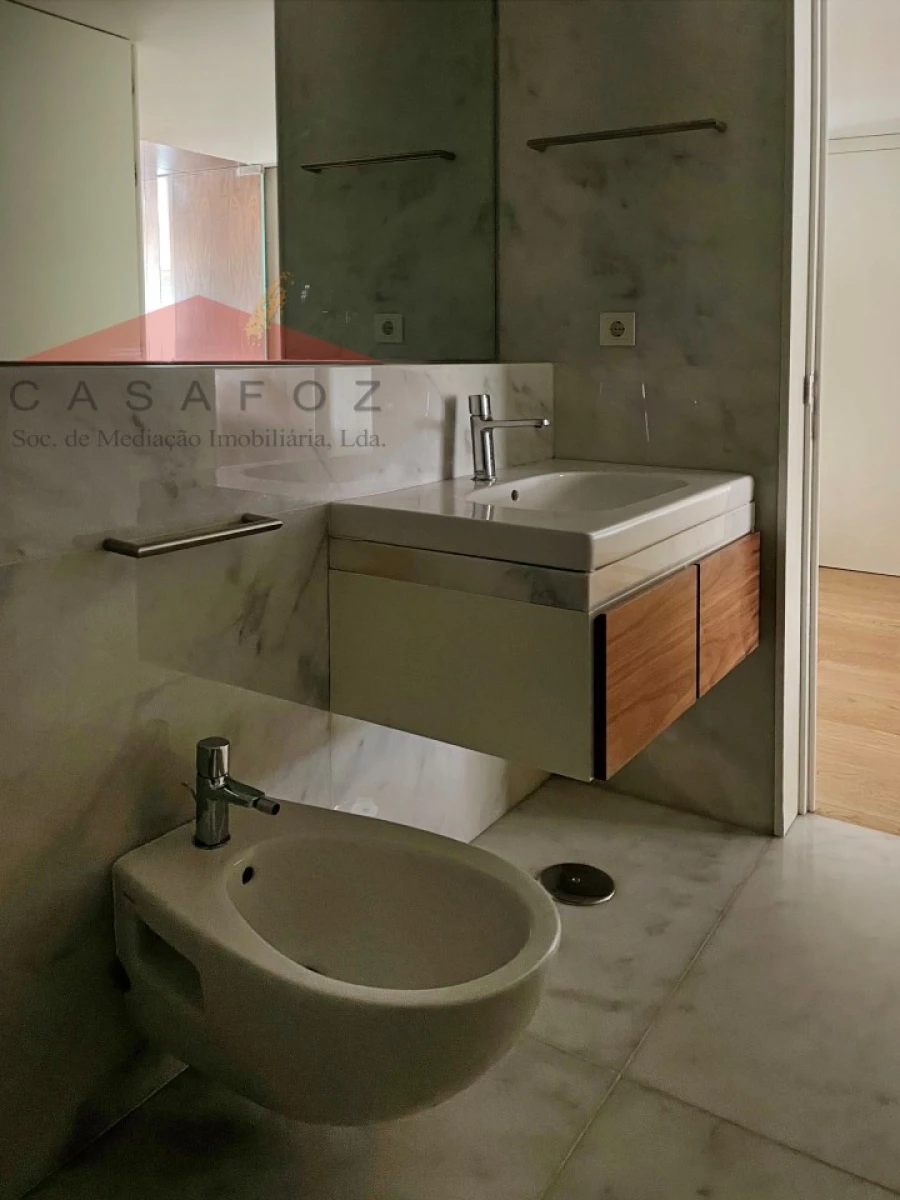 Apartamento T1 para Arrendamento em Aldoar, Foz do Douro e Nevogilde Foto 14
