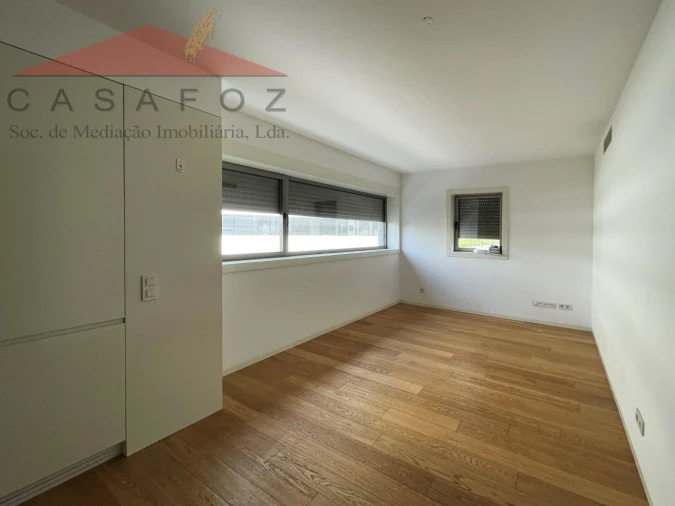 Apartamento T1 para Arrendamento em Aldoar, Foz do Douro e Nevogilde Foto 2