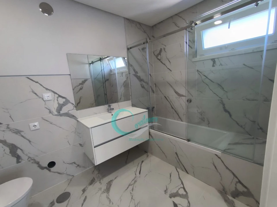 Apartamento T3 para Venda em Almada, Cova da Piedade, Pragal e Cacilhas Foto 20