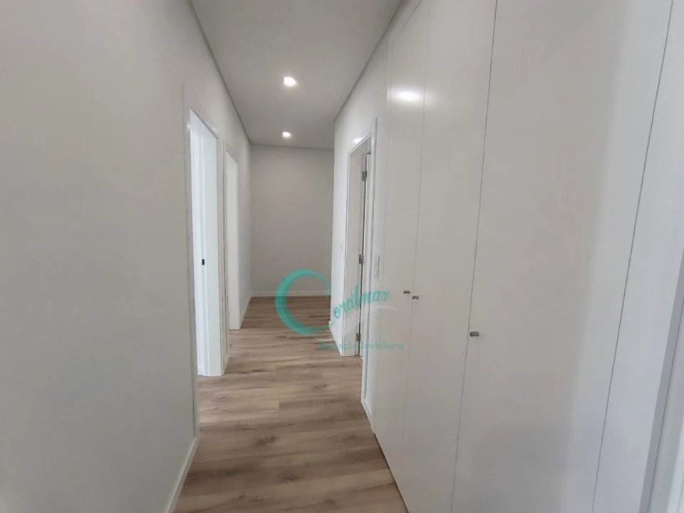 Apartamento T3 para Venda em Almada, Cova da Piedade, Pragal e Cacilhas Foto 25