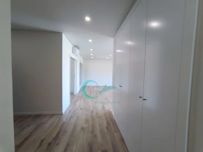 Apartamento T3 para Venda em Almada, Cova da Piedade, Pragal e Cacilhas Foto 14