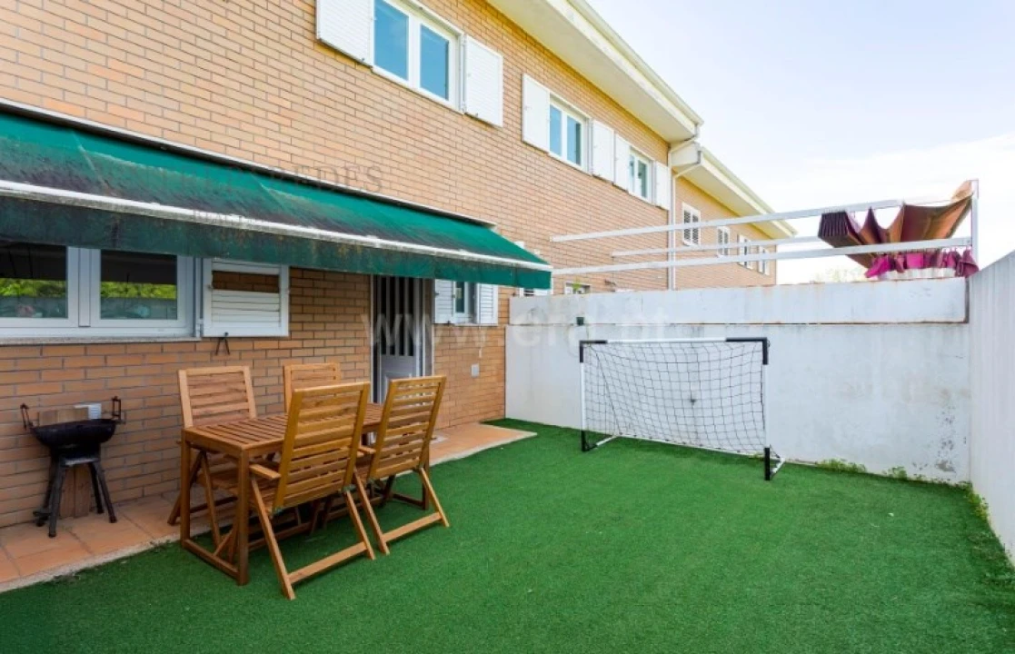 Moradia T4 para Venda em São Felix da Marinha Foto 7