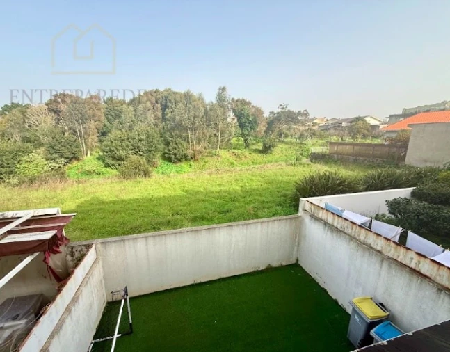 Moradia T4 para Venda em São Felix da Marinha Foto 9