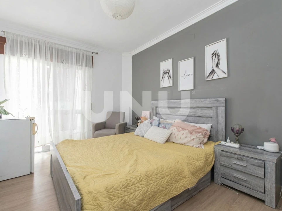 Apartamento T3 para Venda em Carregado e Cadafais Foto 13