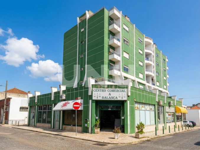 Apartamento T3 para Venda em Carregado e Cadafais