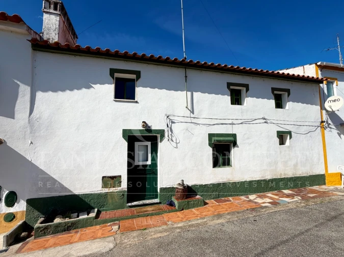 Moradia T3 para Venda em Crato e Mártires, Flor da Rosa e Vale do Peso