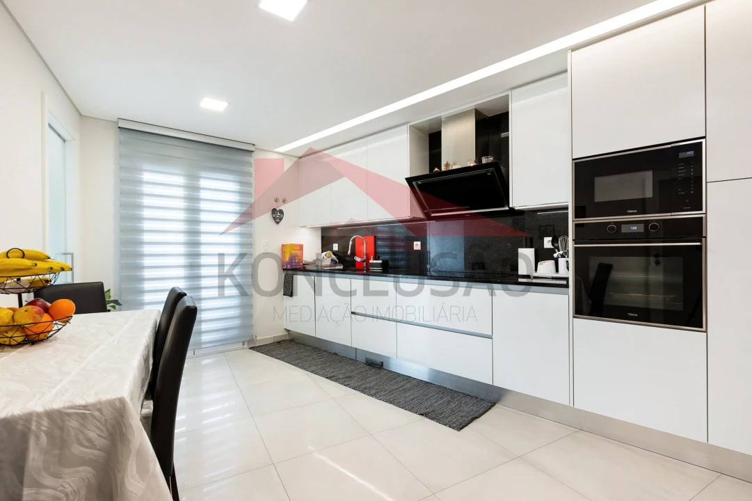 Apartamento T3 para Venda em Póvoa de Santa Iria e Forte da Casa Foto 4