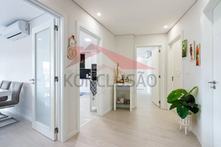 Apartamento T3 para Venda em Póvoa de Santa Iria e Forte da Casa Foto 12