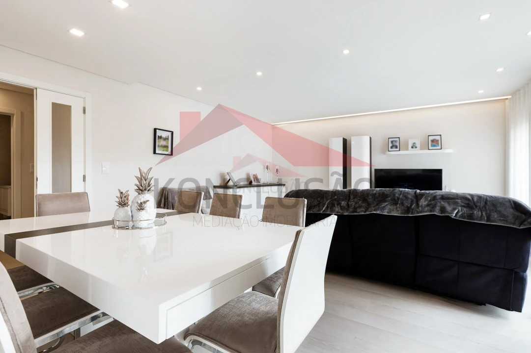 Apartamento T3 para Venda em Póvoa de Santa Iria e Forte da Casa Foto 9