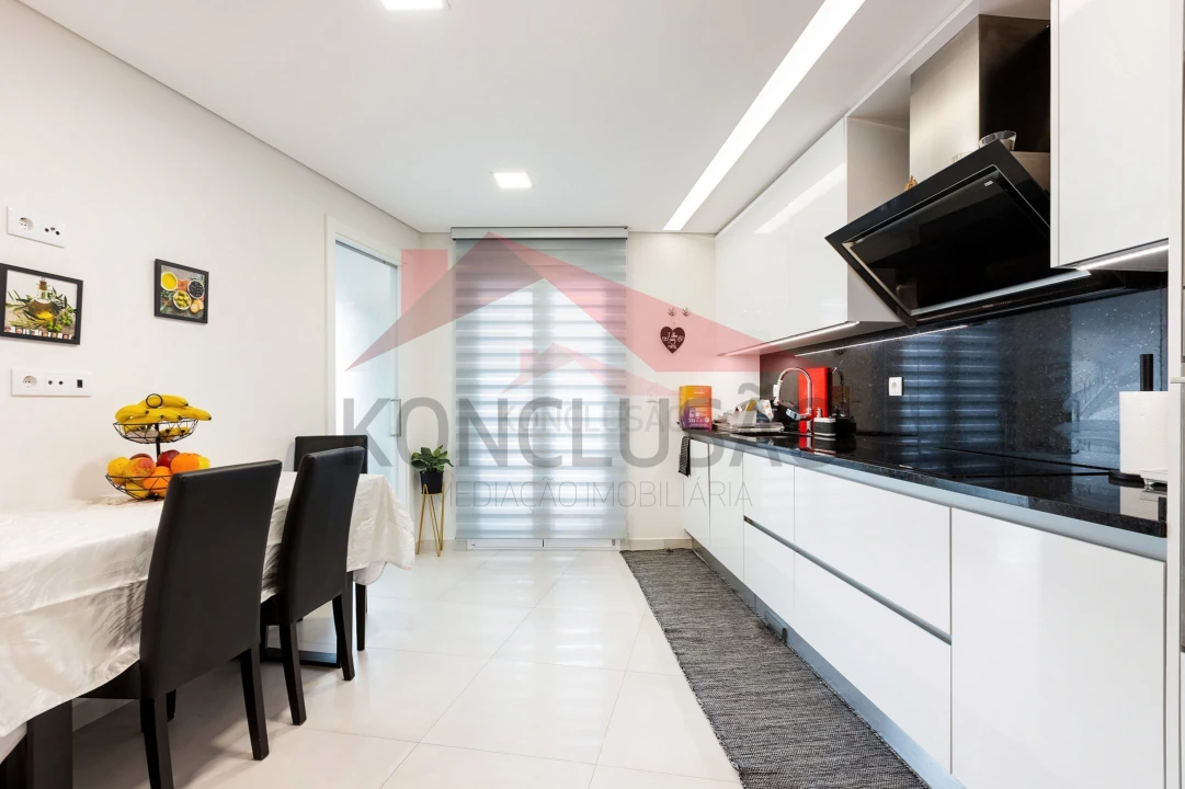 Apartamento T3 para Venda em Póvoa de Santa Iria e Forte da Casa Foto 3