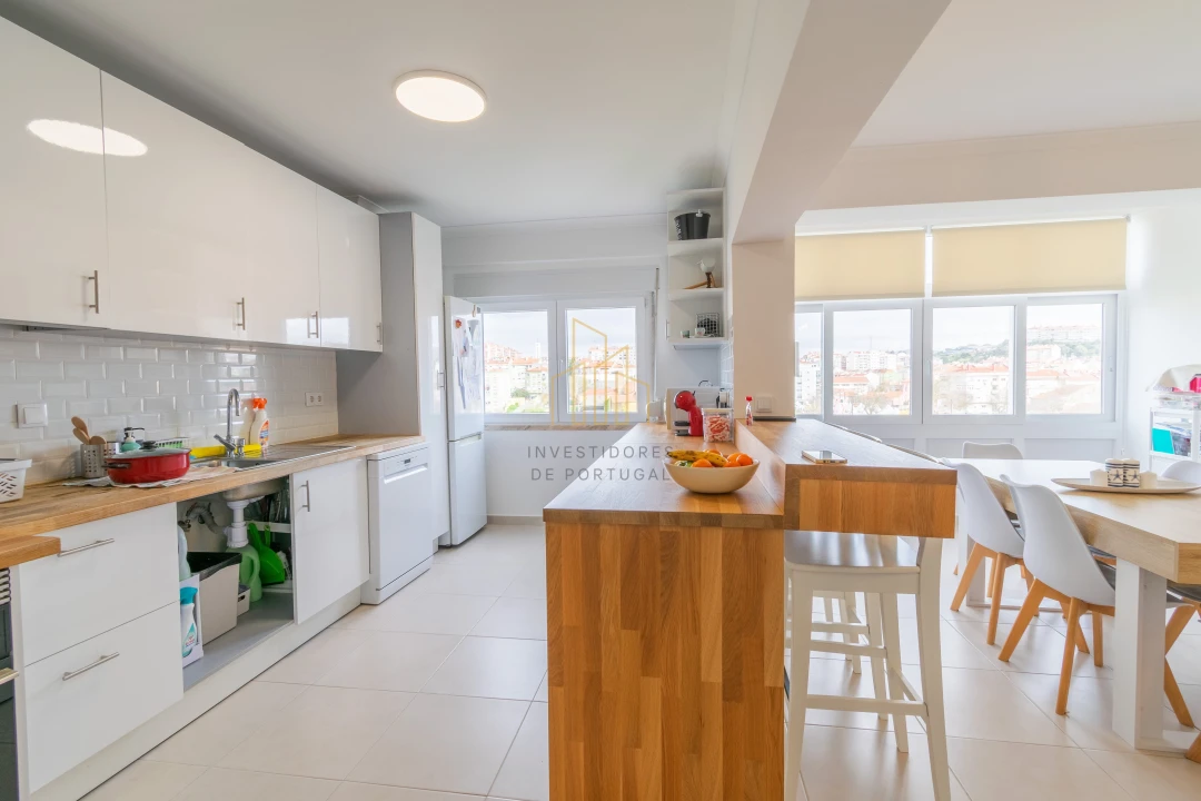 Apartamento T3 para Venda em Agualva e Mira-Sintra Foto 2