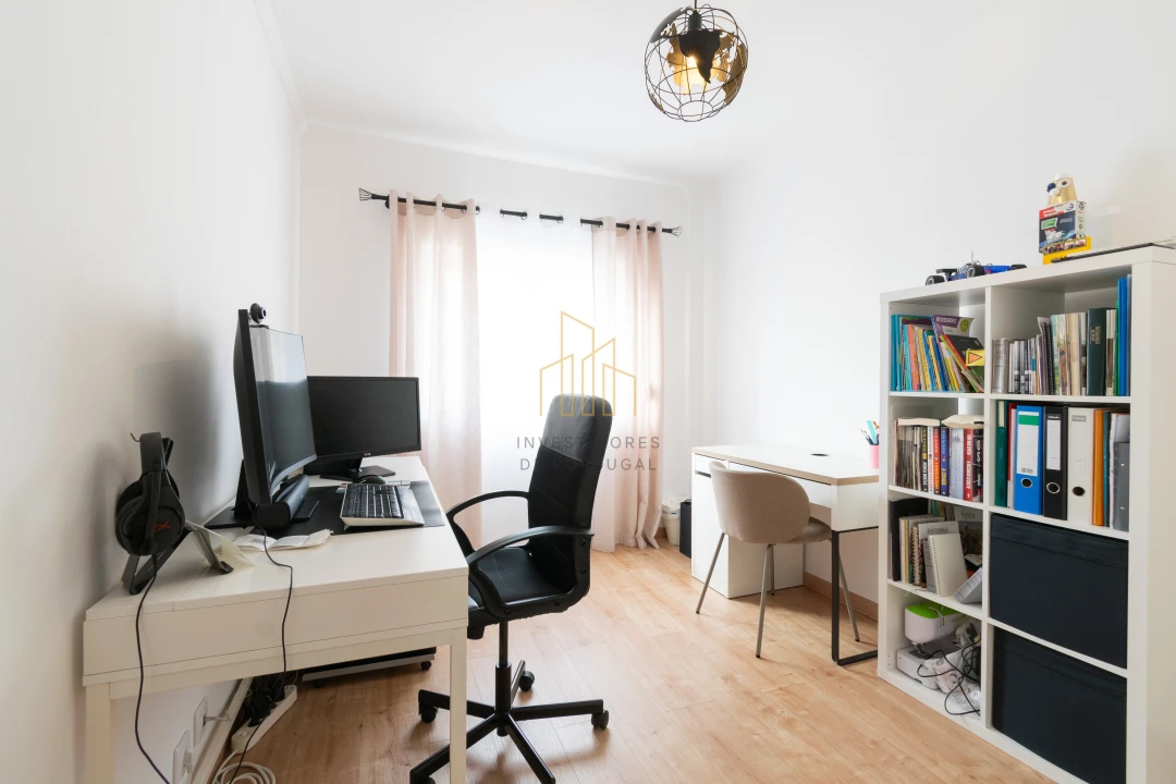 Apartamento T3 para Venda em Agualva e Mira-Sintra Foto 14