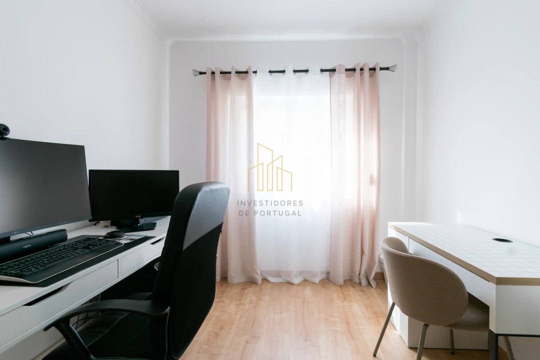 Apartamento T3 para Venda em Agualva e Mira-Sintra Foto 16