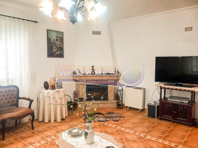 Moradia T3 para Venda em Branca Foto 9