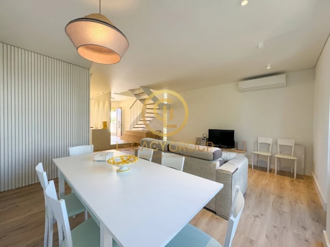 Apartamento T3 para Venda em Quarteira Foto 6