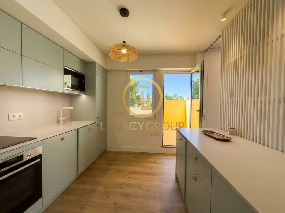 Apartamento T3 para Venda em Quarteira Foto 3