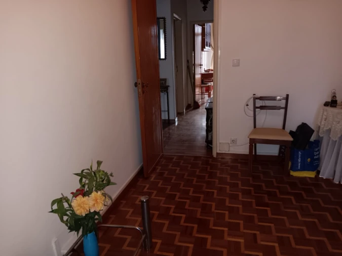Apartamento T2 para Venda em Agualva e Mira-Sintra Foto 6