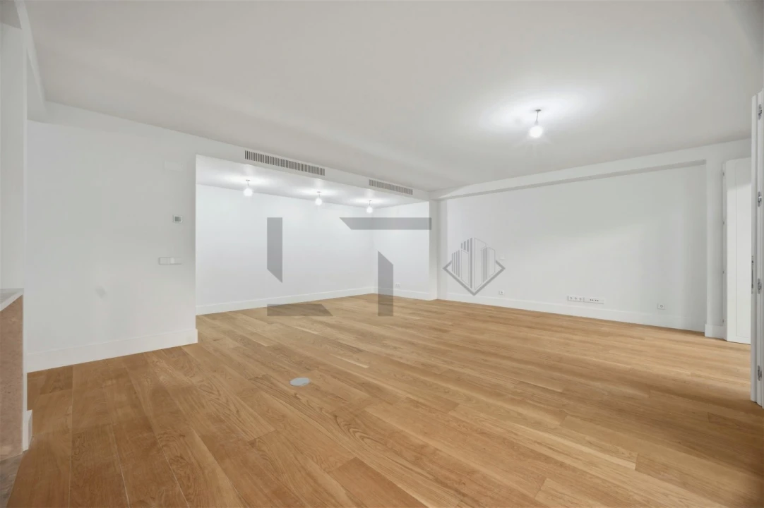 Apartamento T3 para Venda em Santo António Foto 5