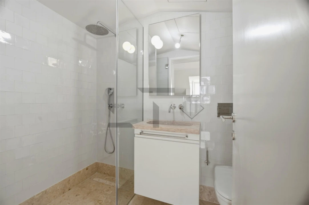 Apartamento T2 para Venda em Santo António Foto 16