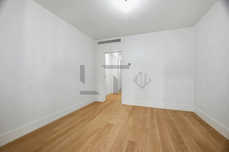 Apartamento T2 para Venda em Santo António Foto 15