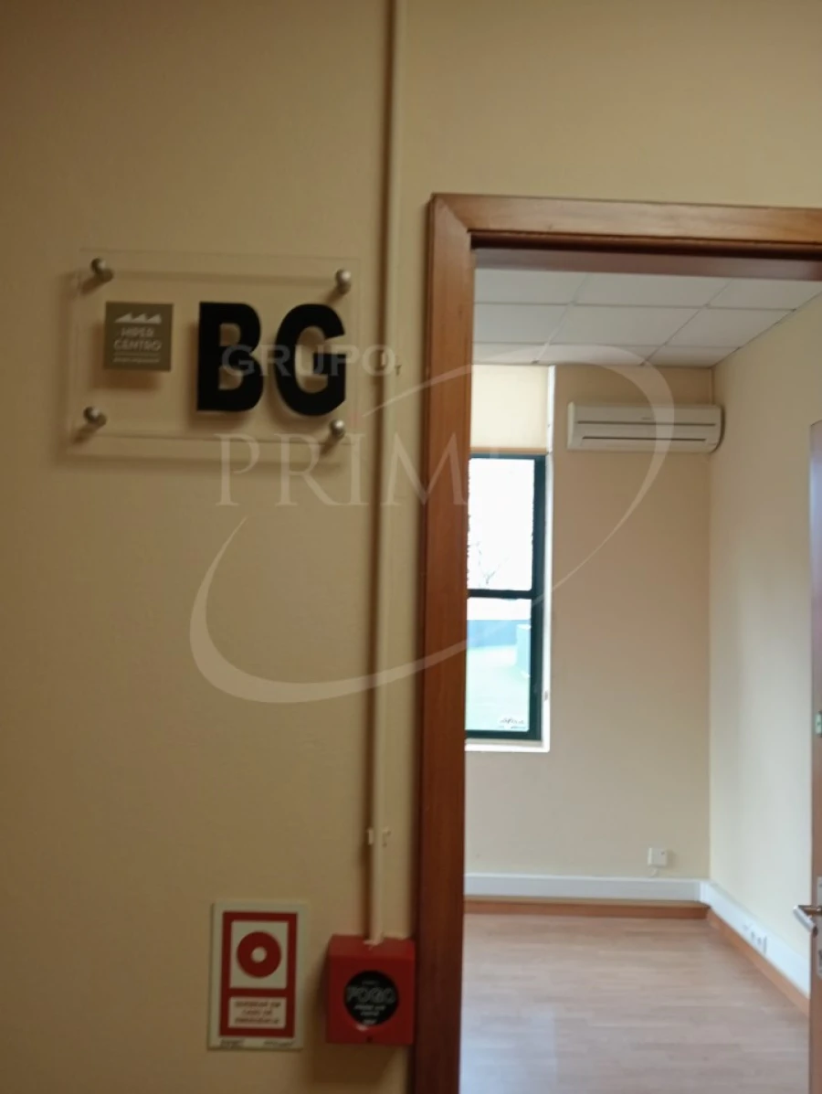 Escritório para Arrendamento em Paranhos Foto 4