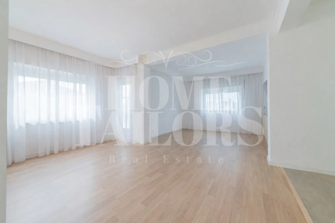 Apartamento T4 para Venda em Carnaxide e Queijas Foto 2