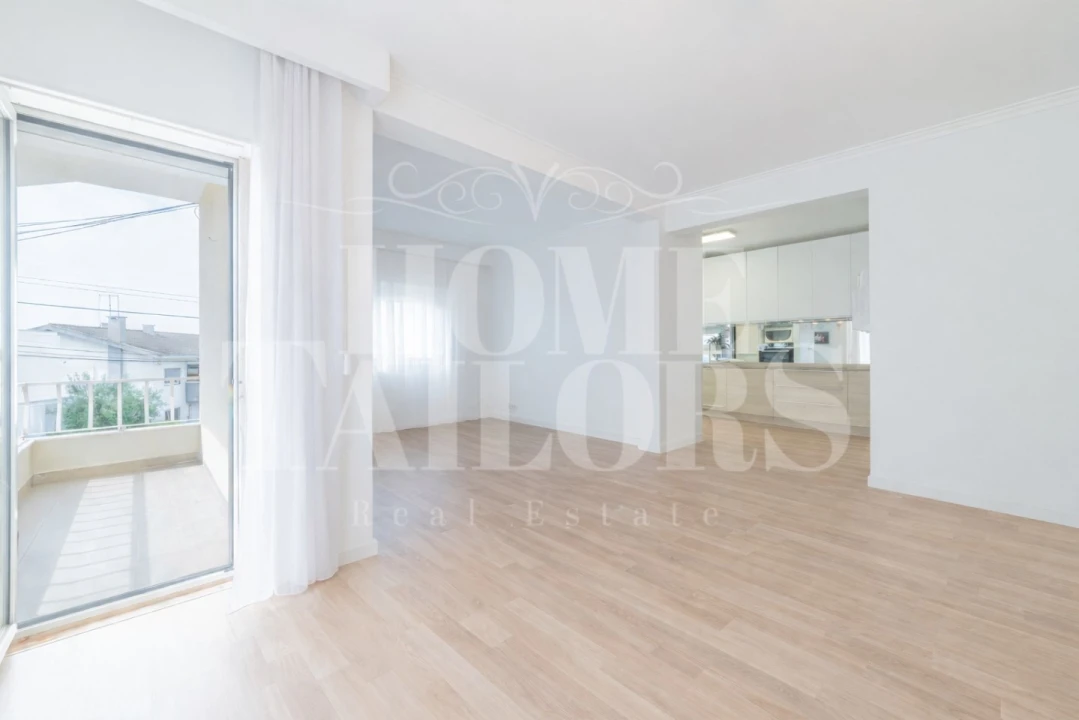 Apartamento T4 para Venda em Carnaxide e Queijas Foto 3