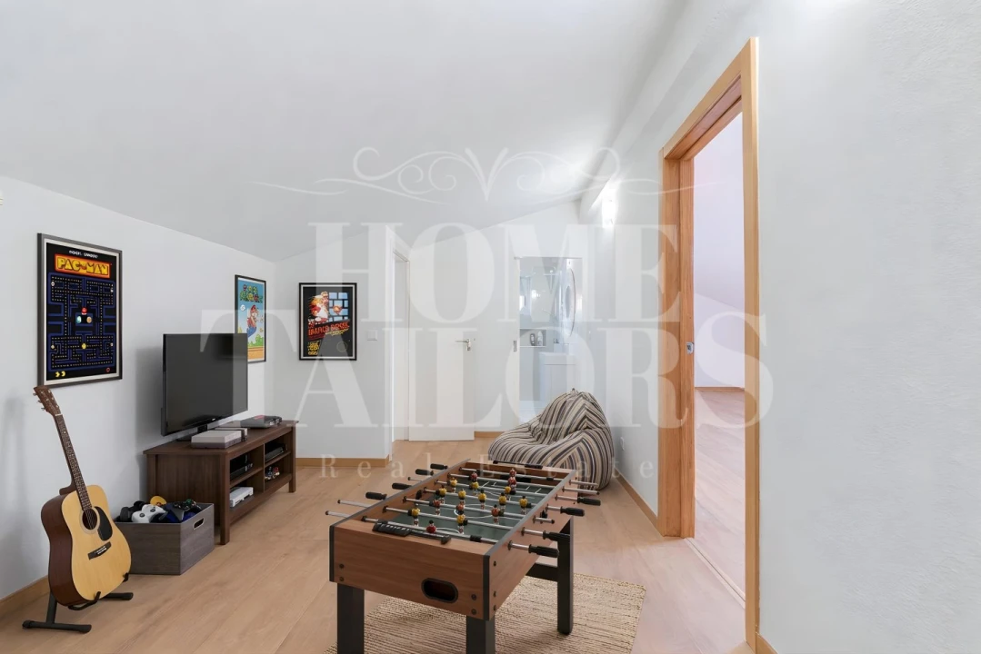 Apartamento T4 para Venda em Carnaxide e Queijas Foto 19