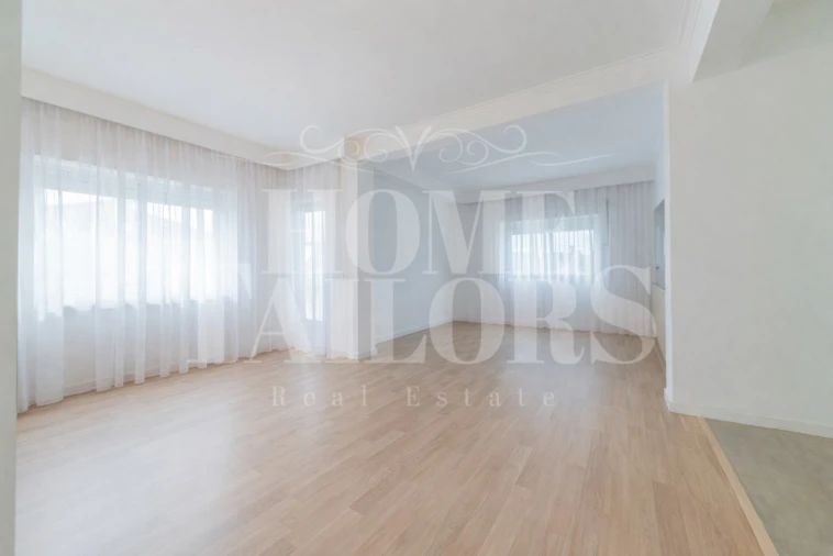 Apartamento T4 para Venda em Carnaxide e Queijas Foto 2