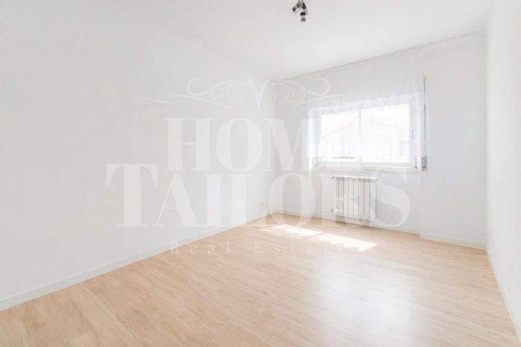 Apartamento T4 para Venda em Carnaxide e Queijas Foto 13