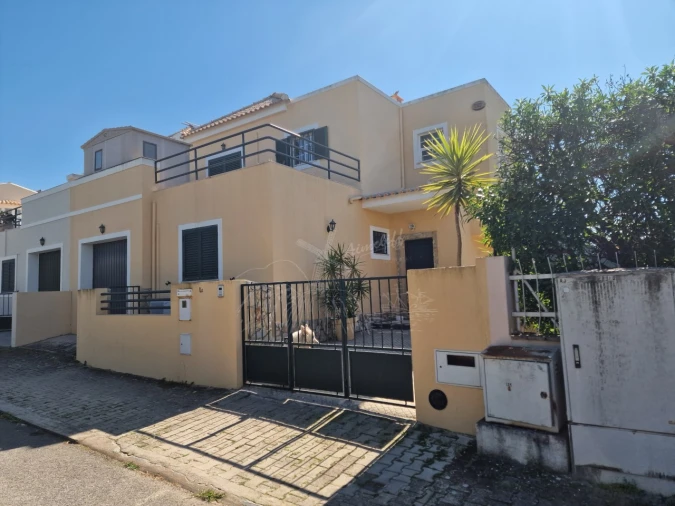 Moradia T4 para Venda em Tavira (Santa Maria e Santiago) Foto 1