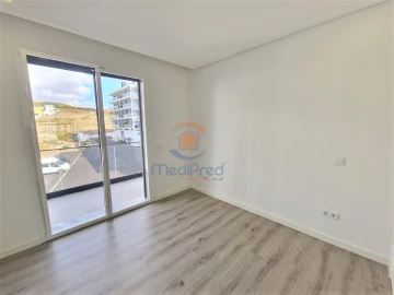 Apartamento T2 para Venda em Santo António dos Cavaleiros e Frielas