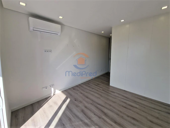 Apartamento T2 para Venda em Santo António dos Cavaleiros e Frielas Foto 5