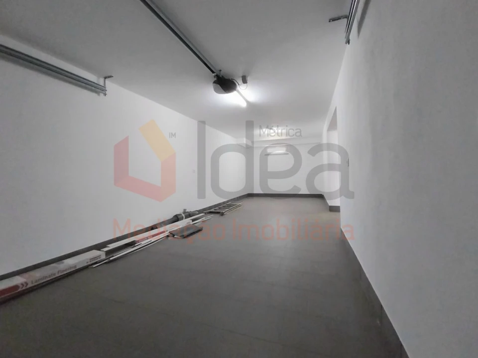 Moradia T2 para Venda em Corroios Foto 31