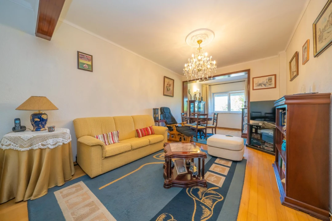 Apartamento T4 para Venda em Santo Antonio da Charneca Foto 6